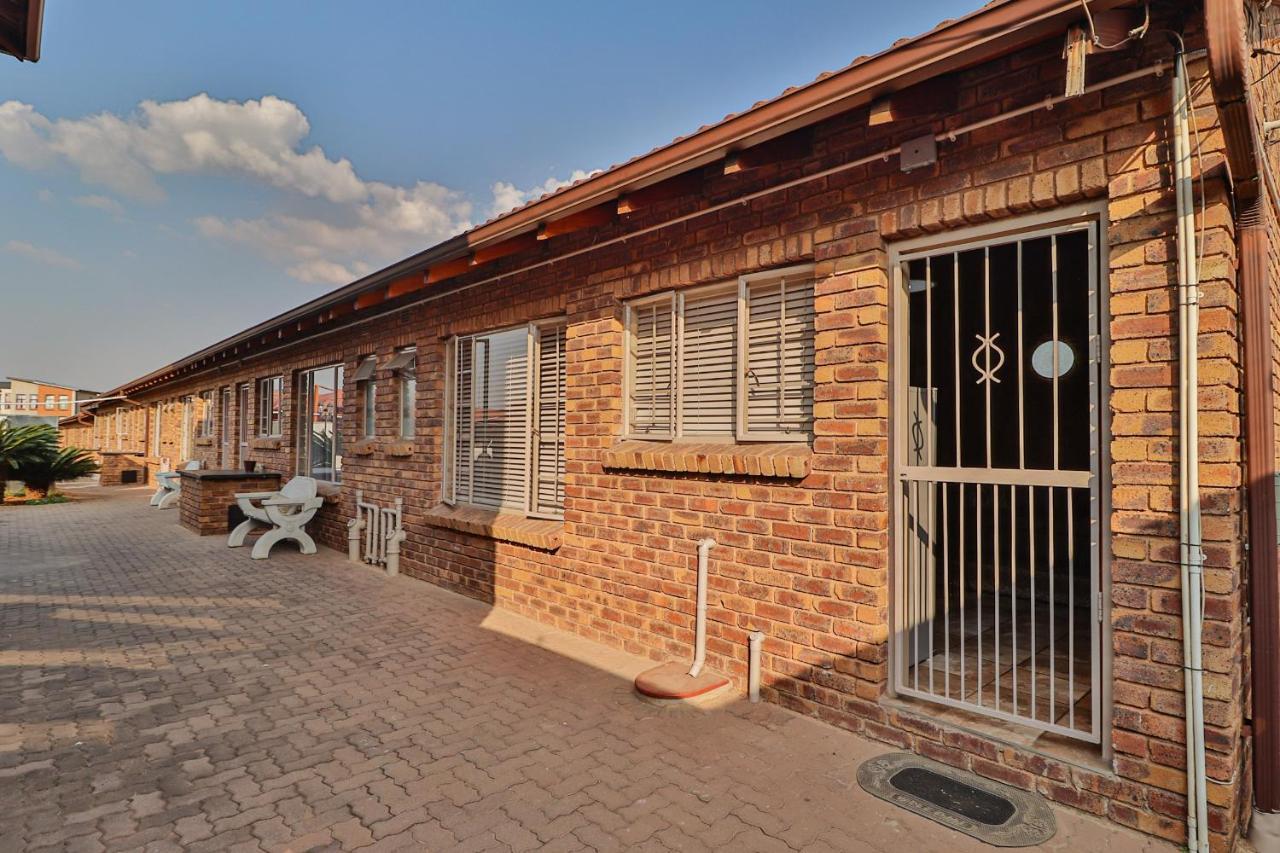 Rudman Townhouses Self-Catering Accommodation Boksburg Exterior photo