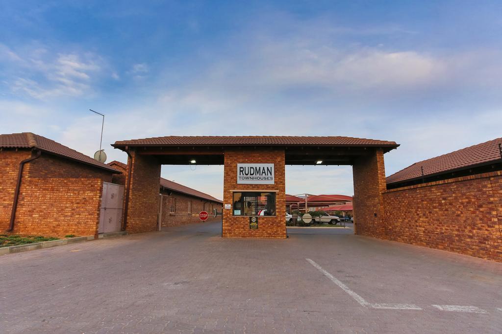 Rudman Townhouses Self-Catering Accommodation Boksburg Exterior photo